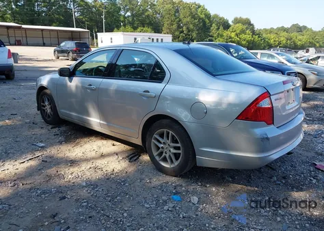 2012 Ford Fusion S из США, поврежденный, VIN 3FAHP0GA9CR334860